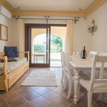 아파트 Il Giardino Degli Oleandri-4 By Interhome *